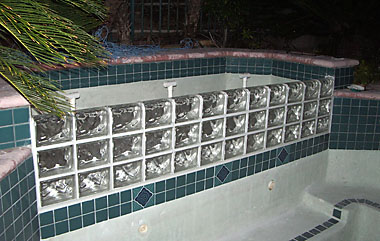 Spa wall in Decora pattern glass block.